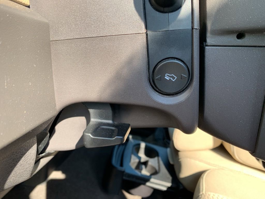 Used 2012 Ford F150 XLT w/ XLT Chrome Pkg image 26