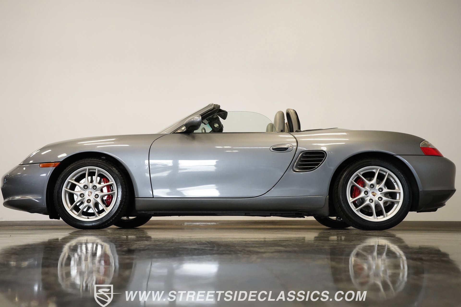 Used 2004 Porsche Boxster S image 9