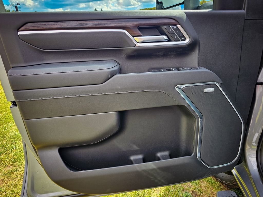 New 2026 GMC Sierra 2500 SLT w/ SLT Premium Package image 11