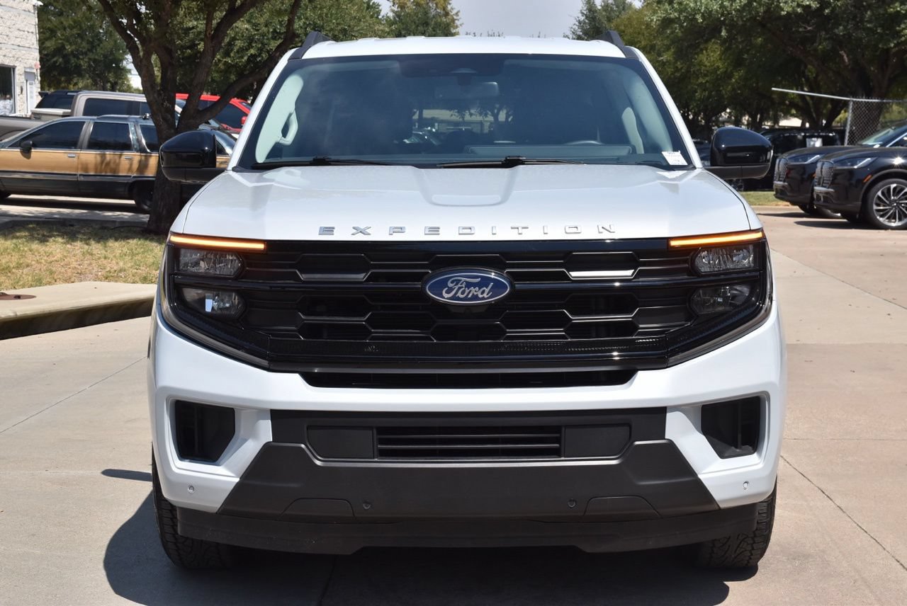 Certified 2025 Ford Expedition Max Active RWD image 3