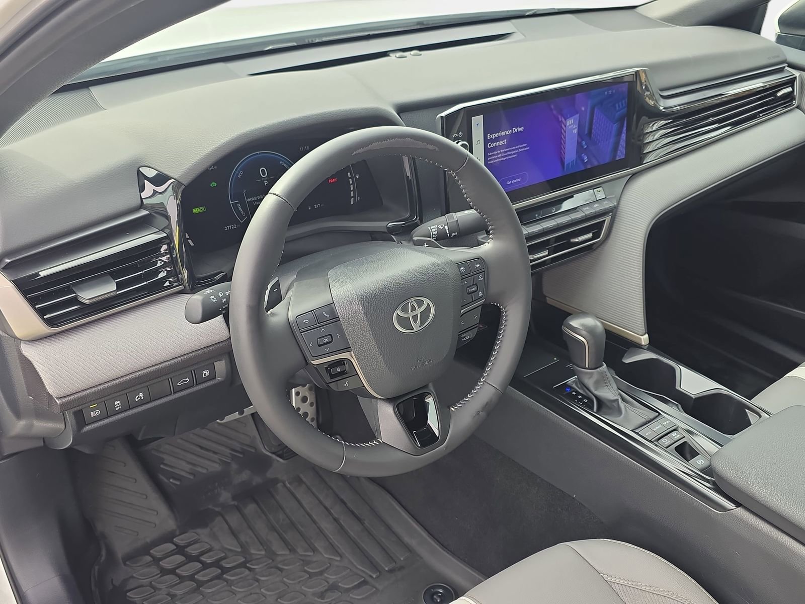 Used 2025 Toyota Camry SE w/ Multimedia Upgrade Package image 15