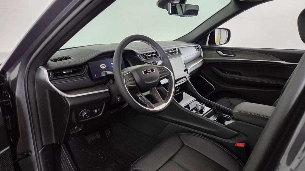 New 2026 Jeep Grand Cherokee Limited image 13