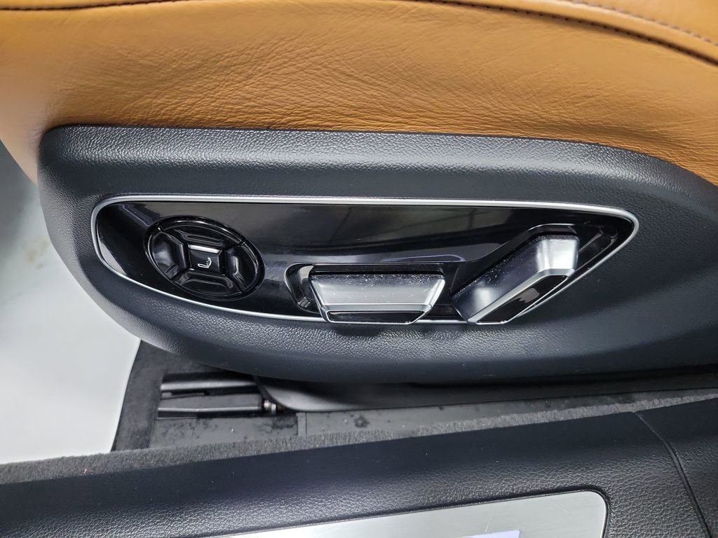 Used 2022 Audi S8 image 37