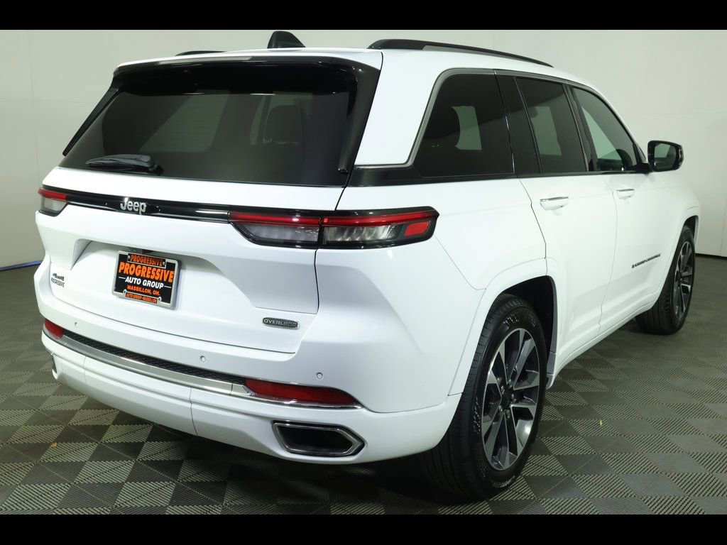 Used 2023 Jeep Grand Cherokee Overland AWD/4WD image 7