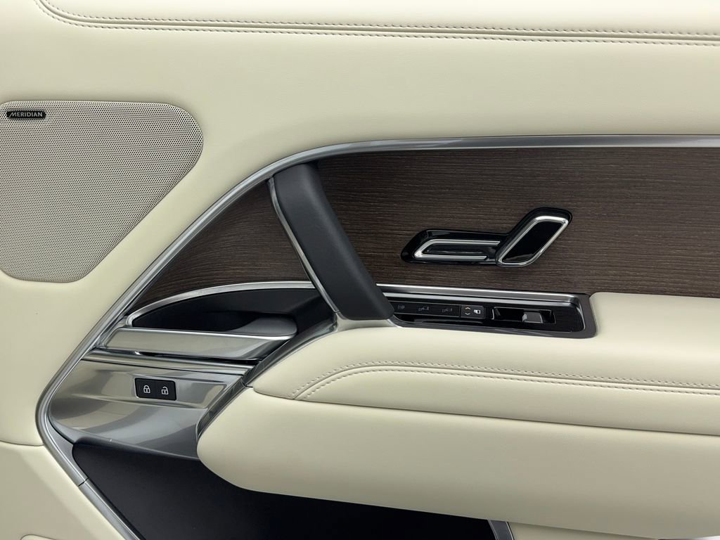 Used 2023 Land Rover Range Rover SE image 54