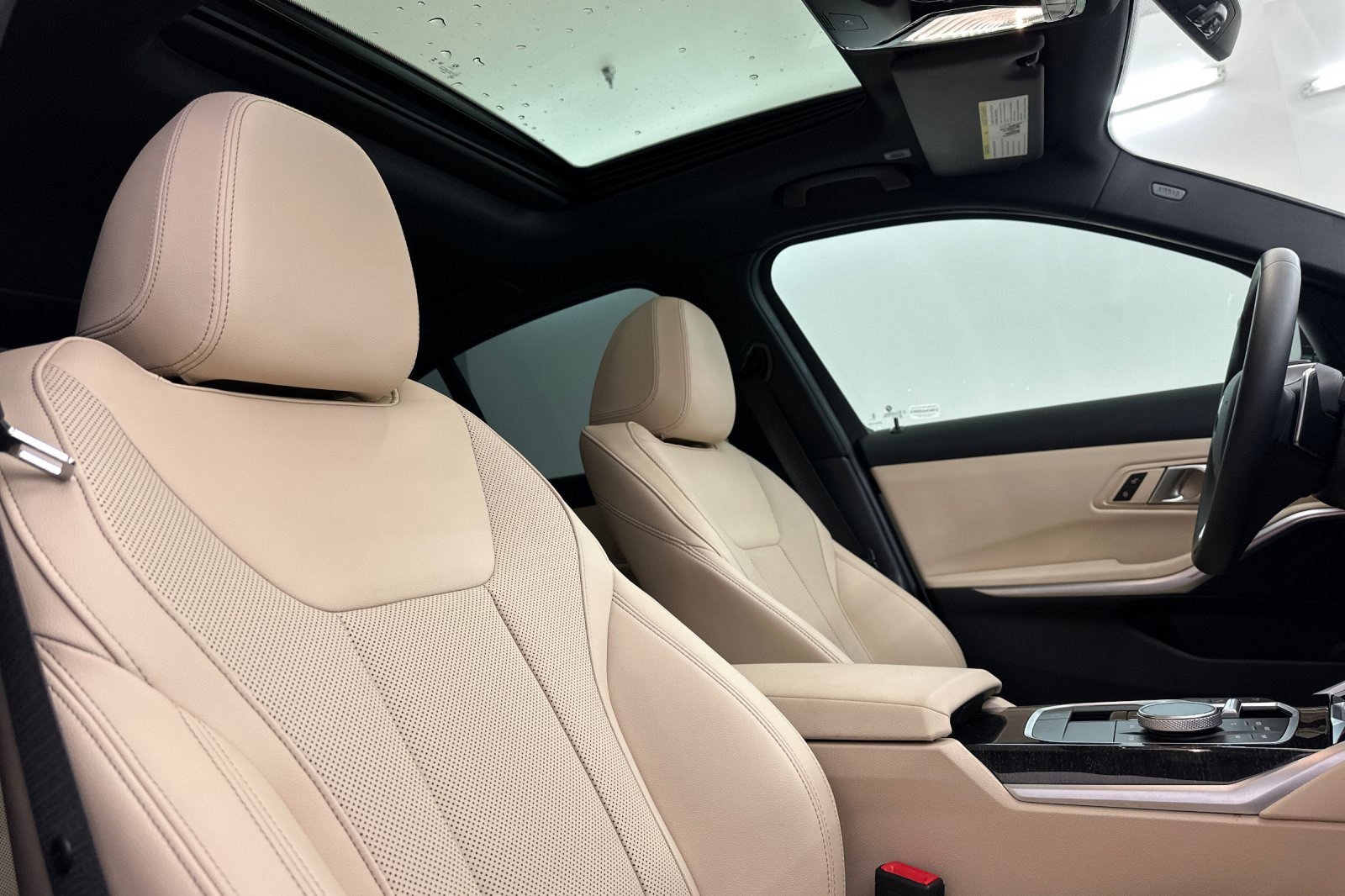 Certified 2024 BMW 330i Sedan w/ Convenience Package image 30