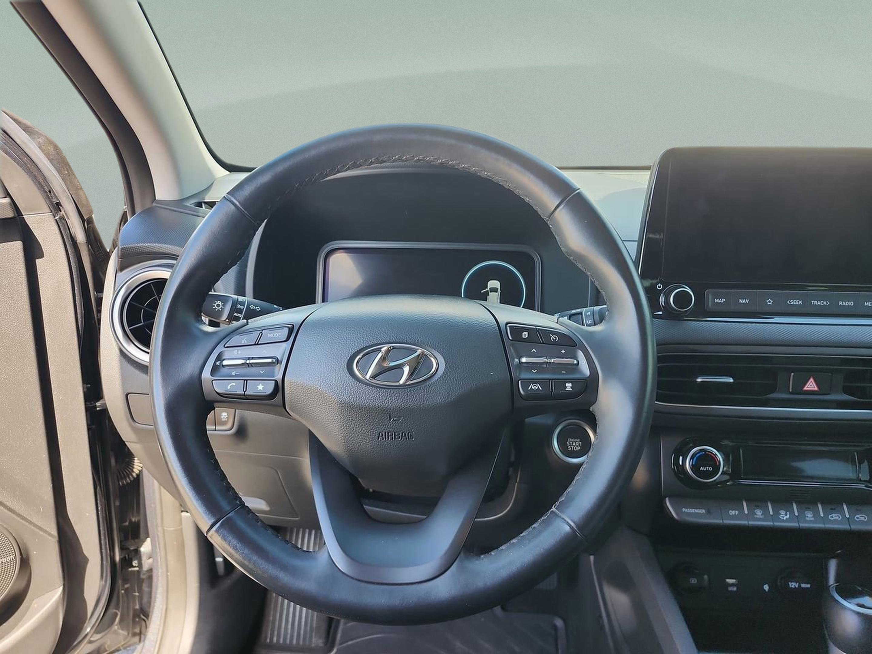 Certified 2022 Hyundai Kona Limited image 9