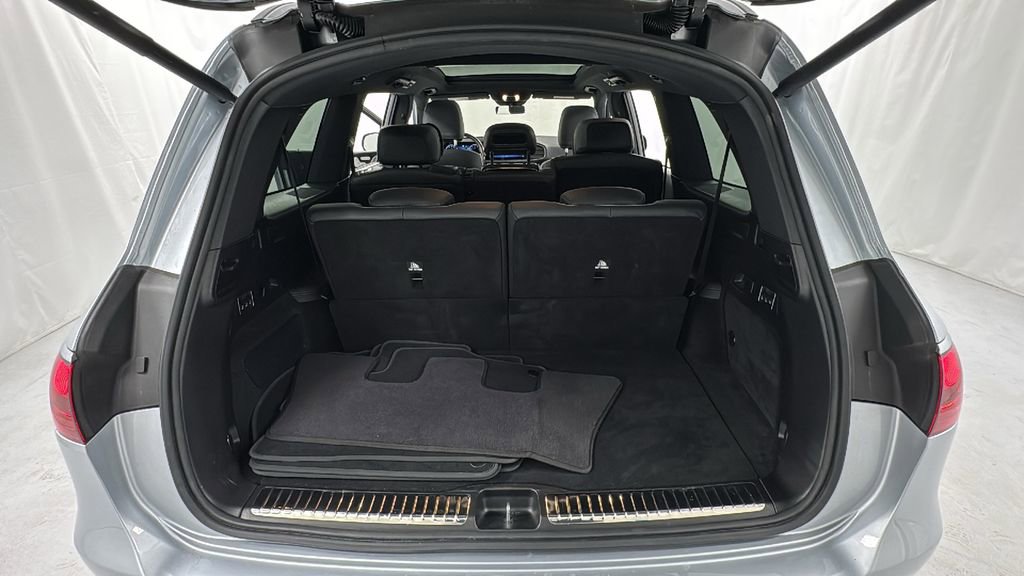 Used 2024 Mercedes-Benz GLS 580 4MATIC image 16