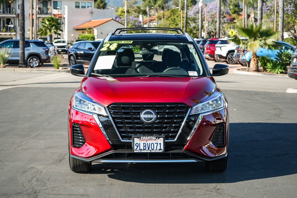 Used 2024 Nissan Kicks SV w/ Exterior Package FWD image 2