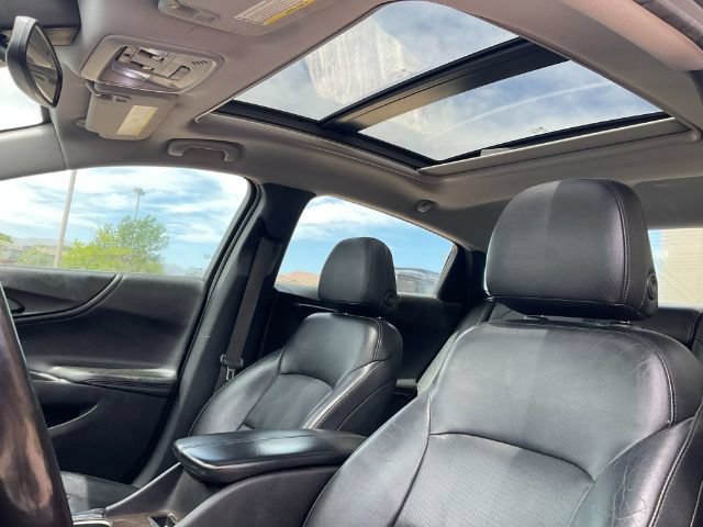 Used 2018 Chevrolet Malibu Premier w/ Premier Sun and Wheel Package FWD image 29