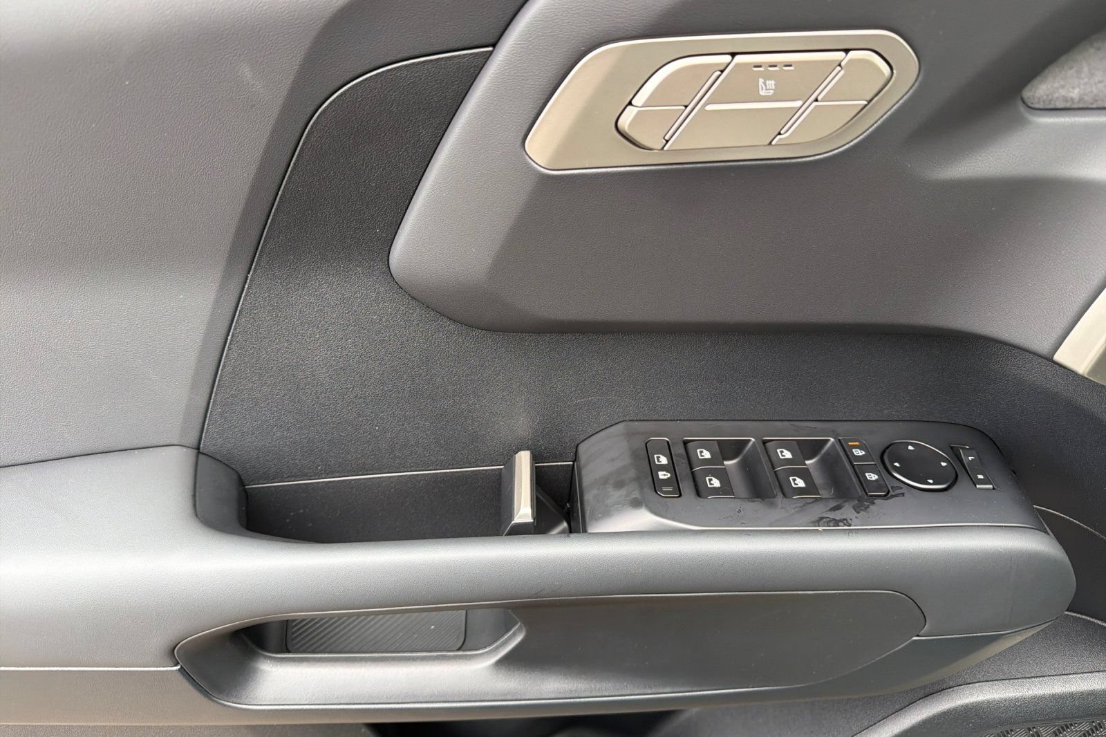 Used 2027 Kia Telluride S w/ Towing Package AWD/4WD image 9