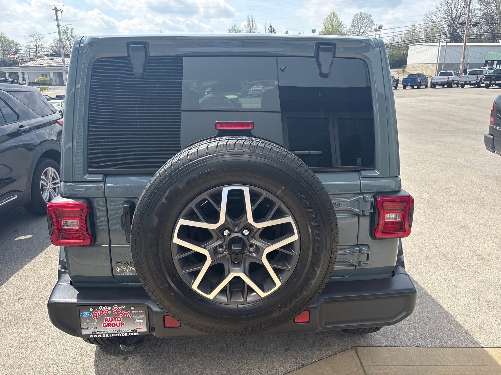 New 2026 Jeep Wrangler Sahara w/ Technology Group image 5