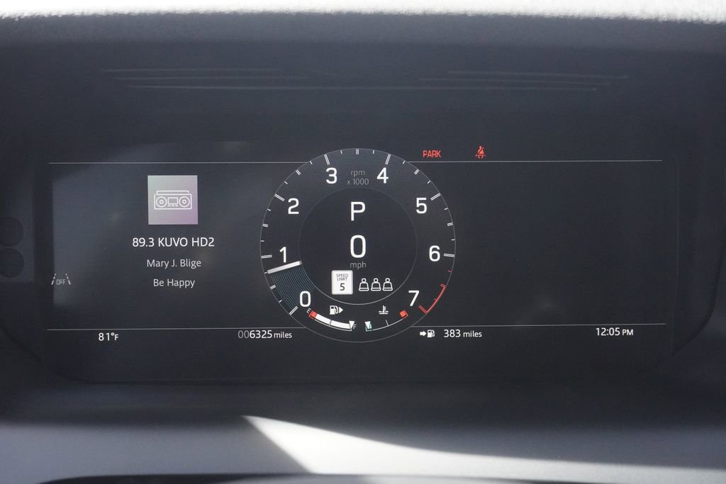 Used 2025 Land Rover Discovery Sport Dynamic SE image 11