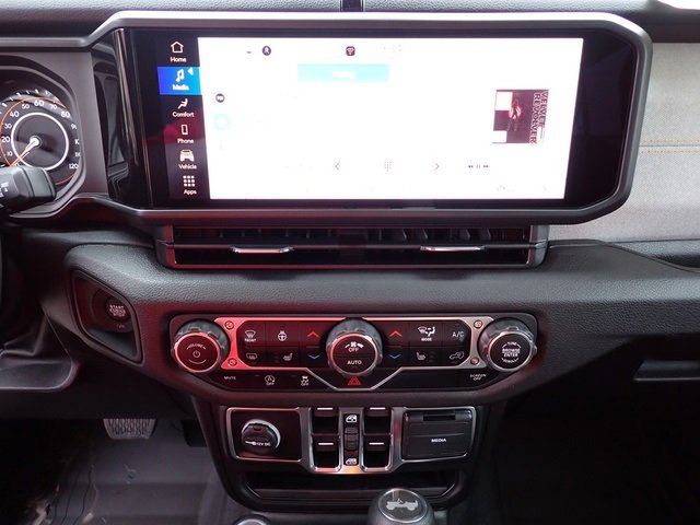 New 2025 Jeep Wrangler Sport S image 21