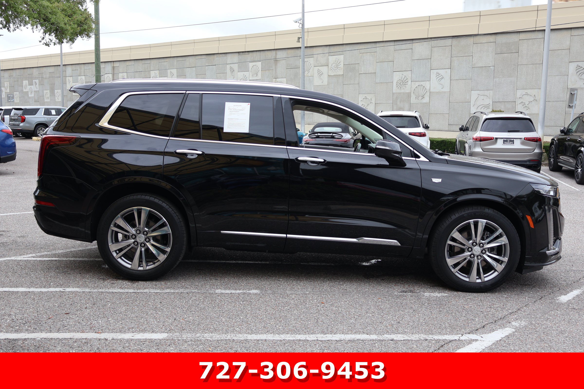Used 2023 Cadillac XT6 Premium Luxury FWD image 11