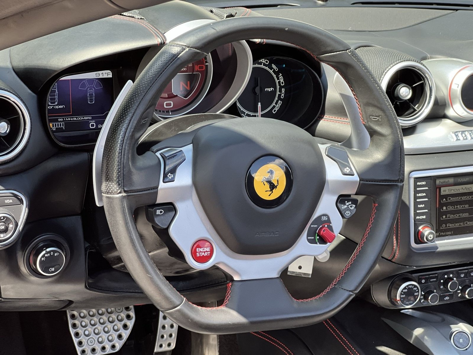 Used 2016 Ferrari California T RWD image 21