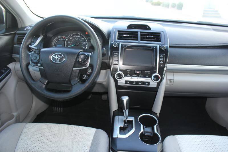 Used 2014 Toyota Camry LE FWD image 18