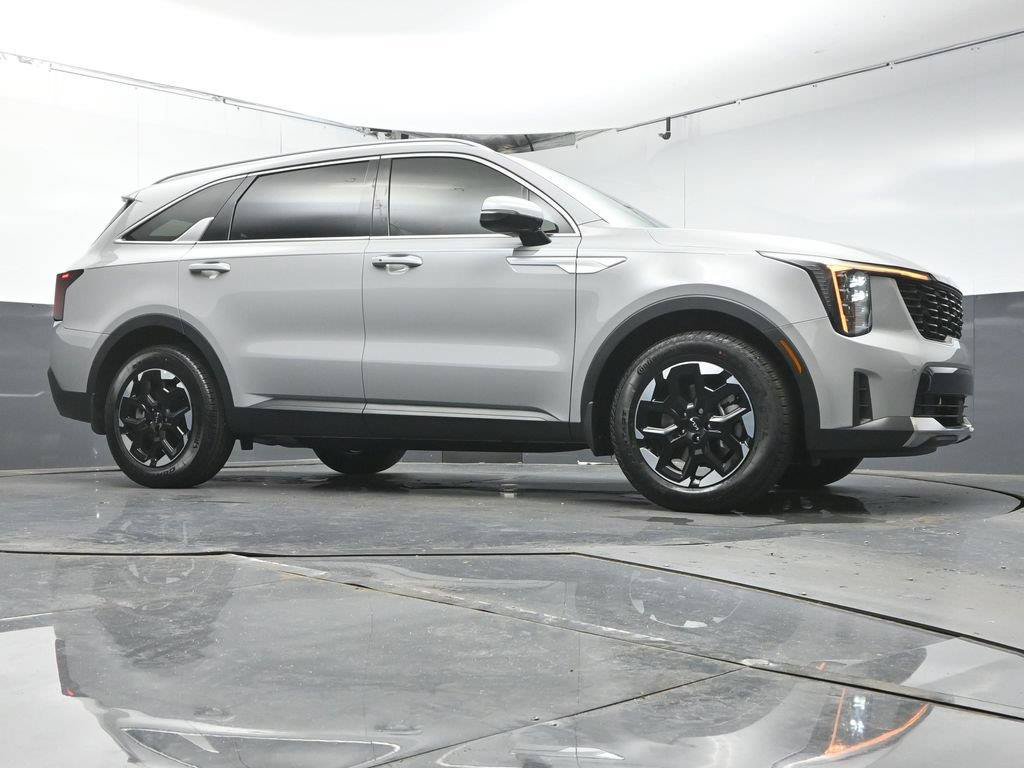 Used 2025 Kia Sorento S w/ Panoramic Sunroof Package FWD image 32