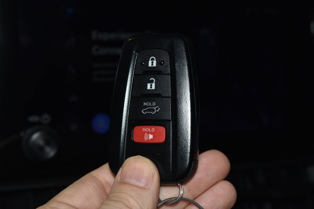 Used 2025 Toyota RAV4 XLE w/ Convenience Package image 17