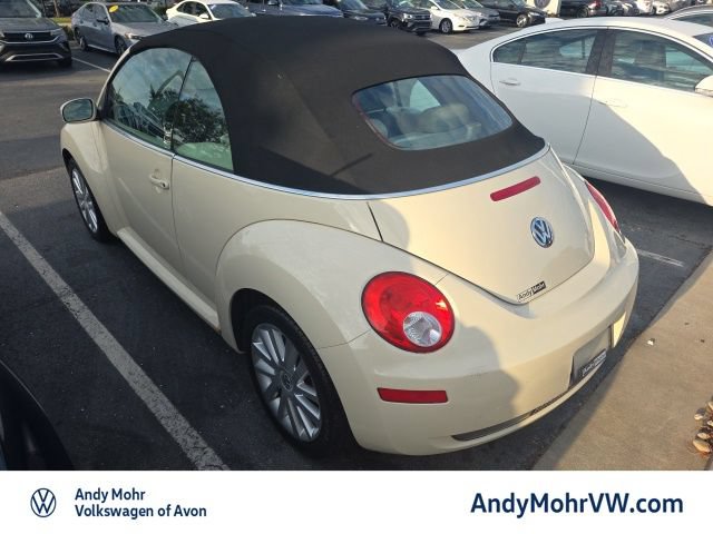 Used 2008 Volkswagen Beetle SE FWD image 4