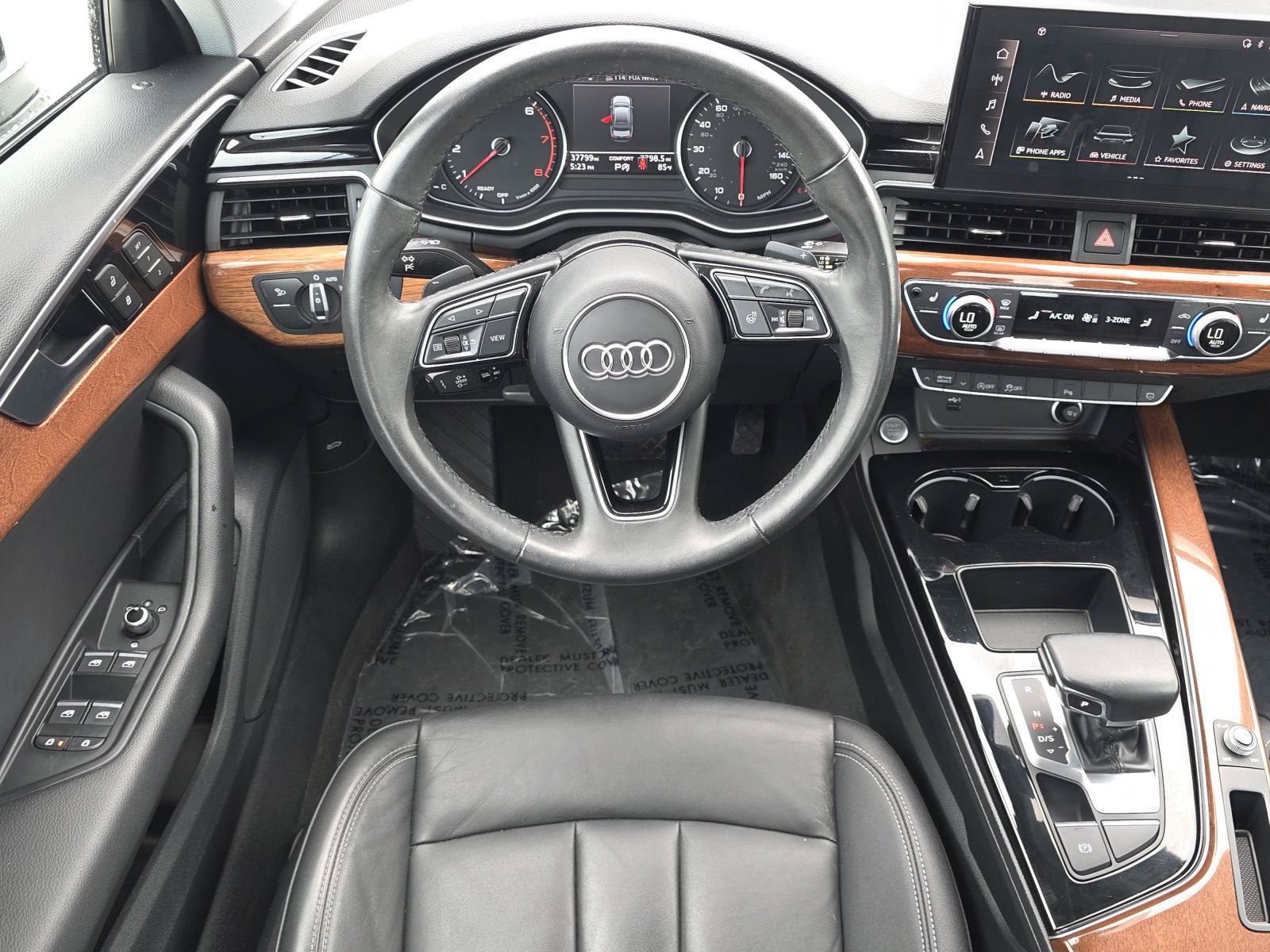 Used 2023 Audi A4 2.0T Premium w/ Convenience Package AWD/4WD image 9