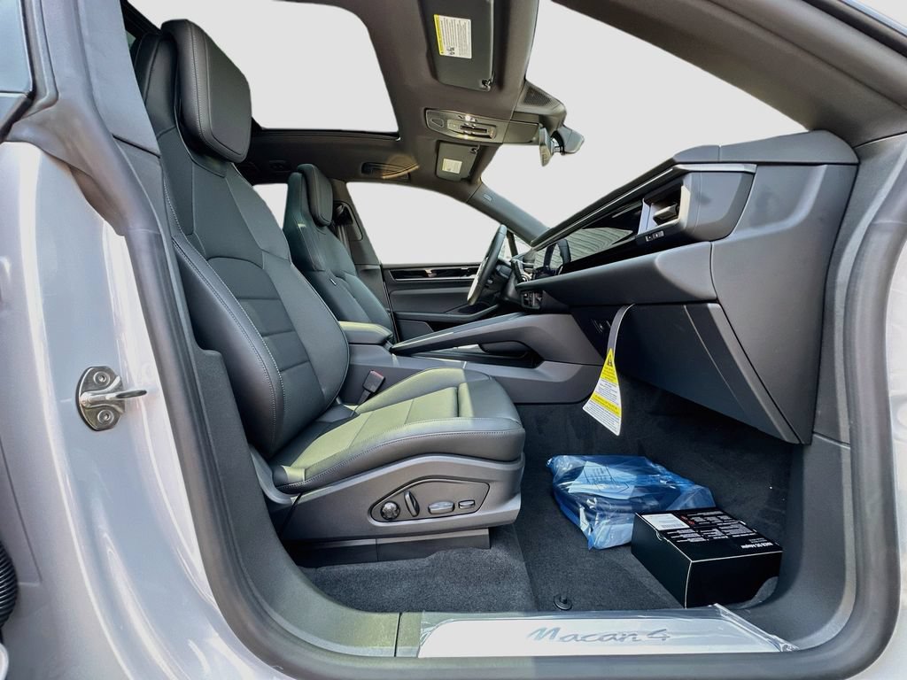 New 2026 Porsche Macan 4 Electric AWD/4WD image 29