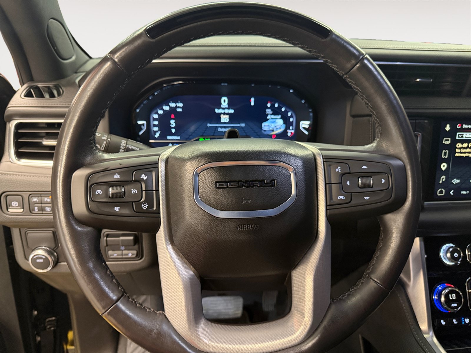 Used 2024 GMC Yukon XL Denali w/ Advanced Technology Package RWD image 20