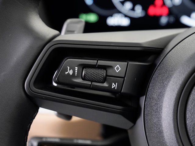 Certified 2025 Porsche Cayenne image 14