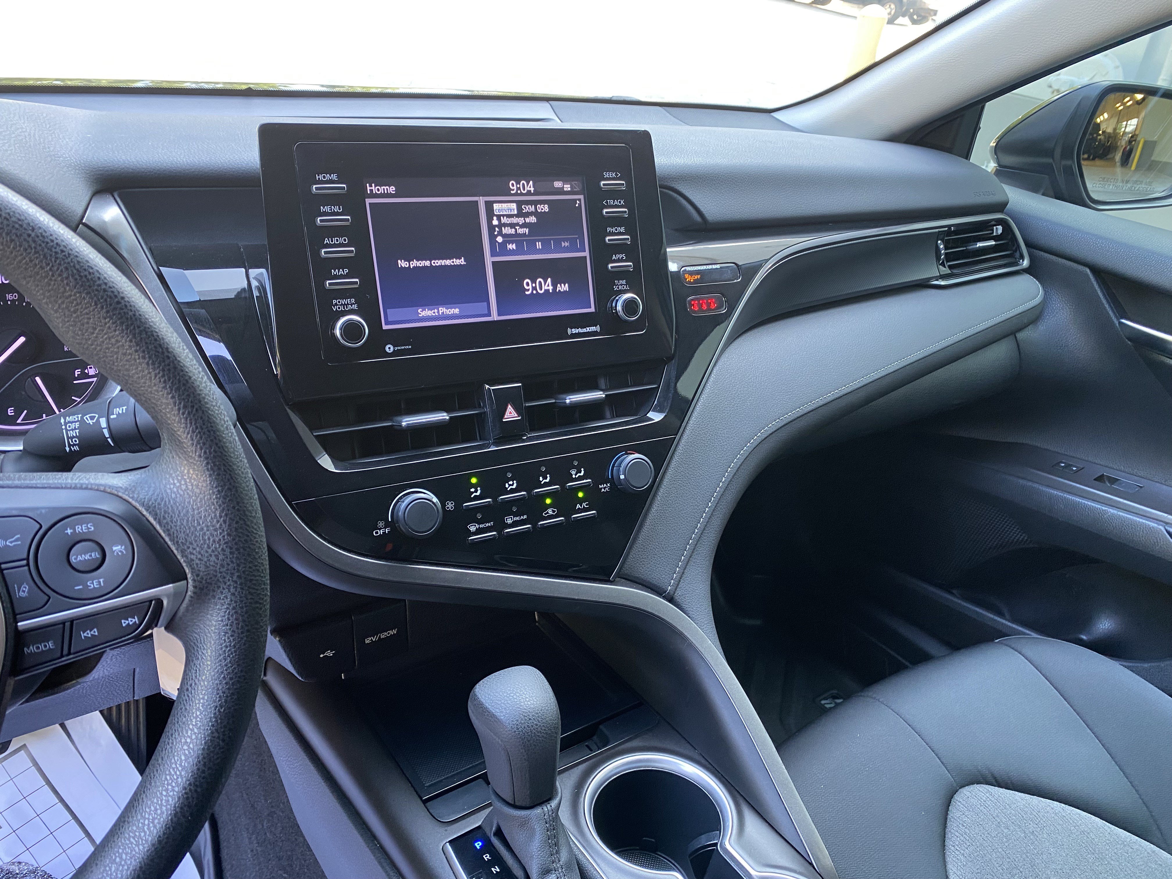 Used 2021 Toyota Camry LE FWD image 23
