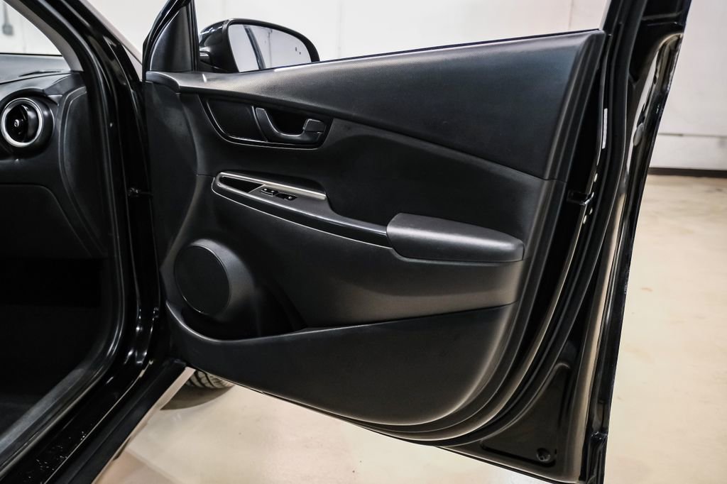 Used 2022 Hyundai Kona SEL FWD image 41