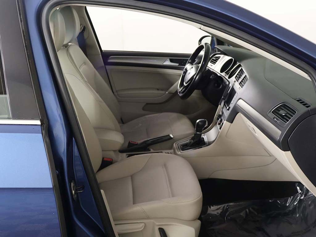Used 2016 Volkswagen Golf Limited Edition image 26