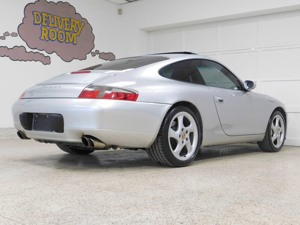 Used 2001 Porsche 911 Carrera 4 image 4