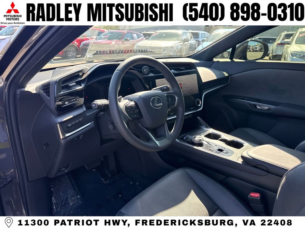 Used 2023 Lexus RZ 450e Premium w/ Technology Package image 4