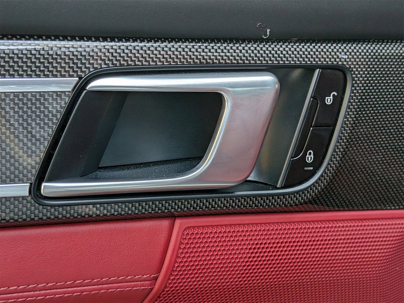 Used 2018 Porsche Panamera image 28