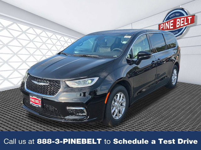 New 2026 Chrysler Pacifica Select image 1