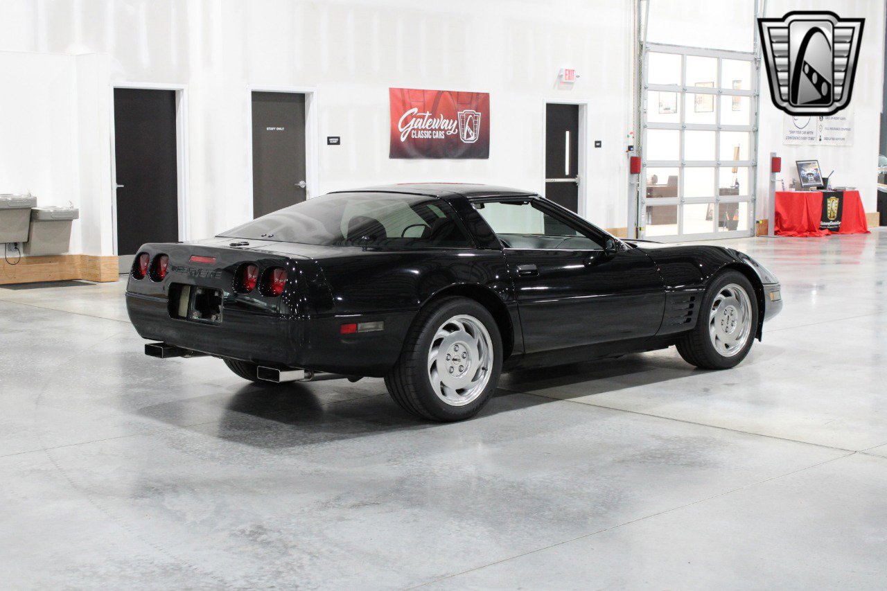 Used 1994 Chevrolet Corvette Coupe image 4