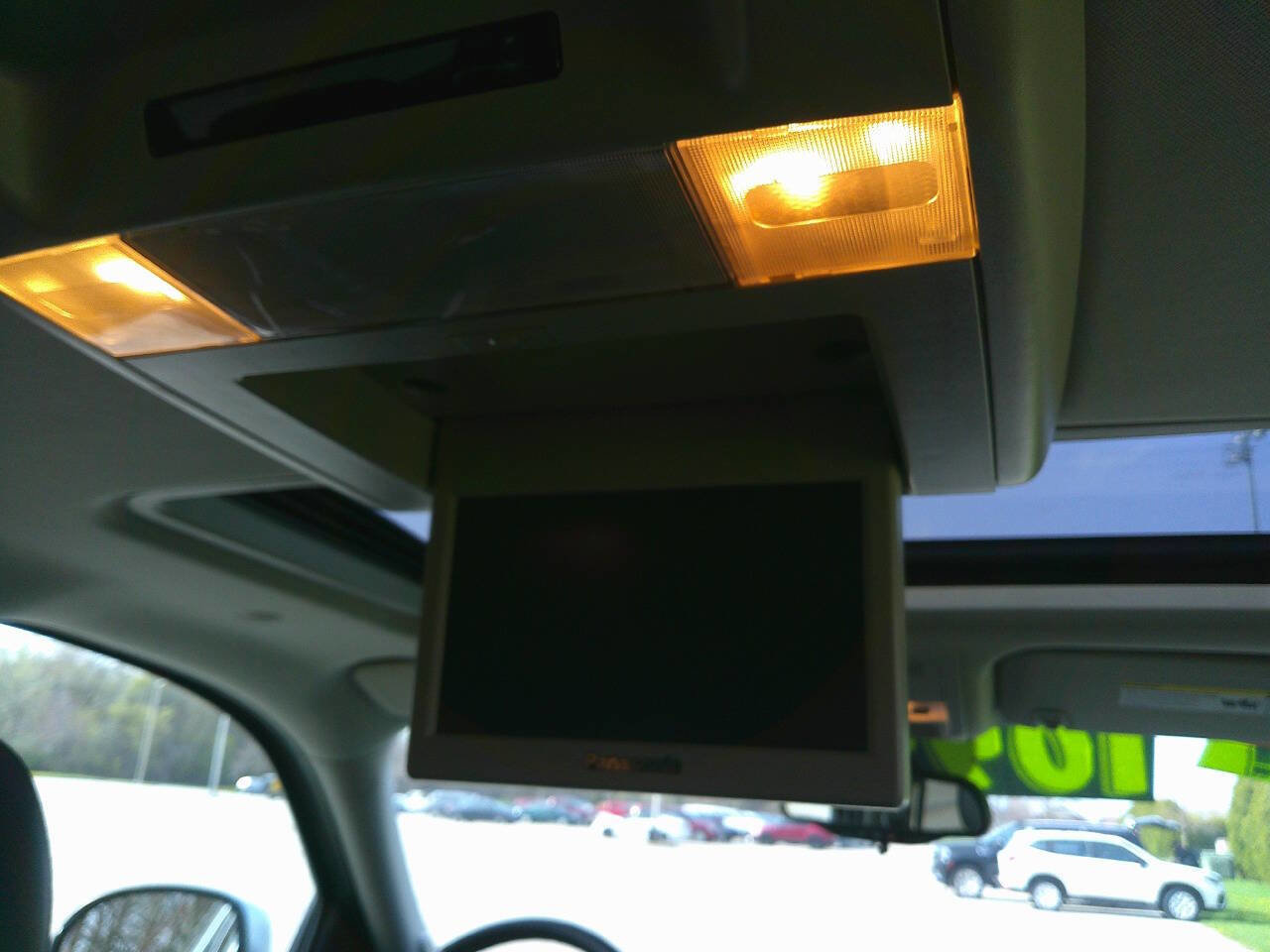 Used 2013 Chevrolet Suburban LT image 23