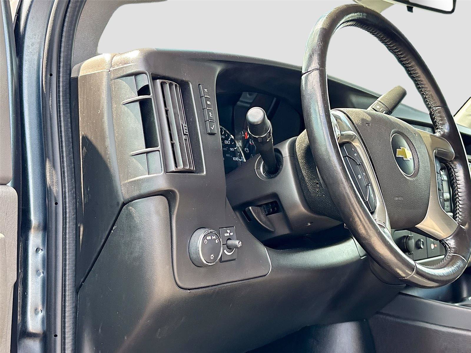 Used 2019 Chevrolet Express 3500 LT w/ LT Preferred Equipment Group RWD image 10