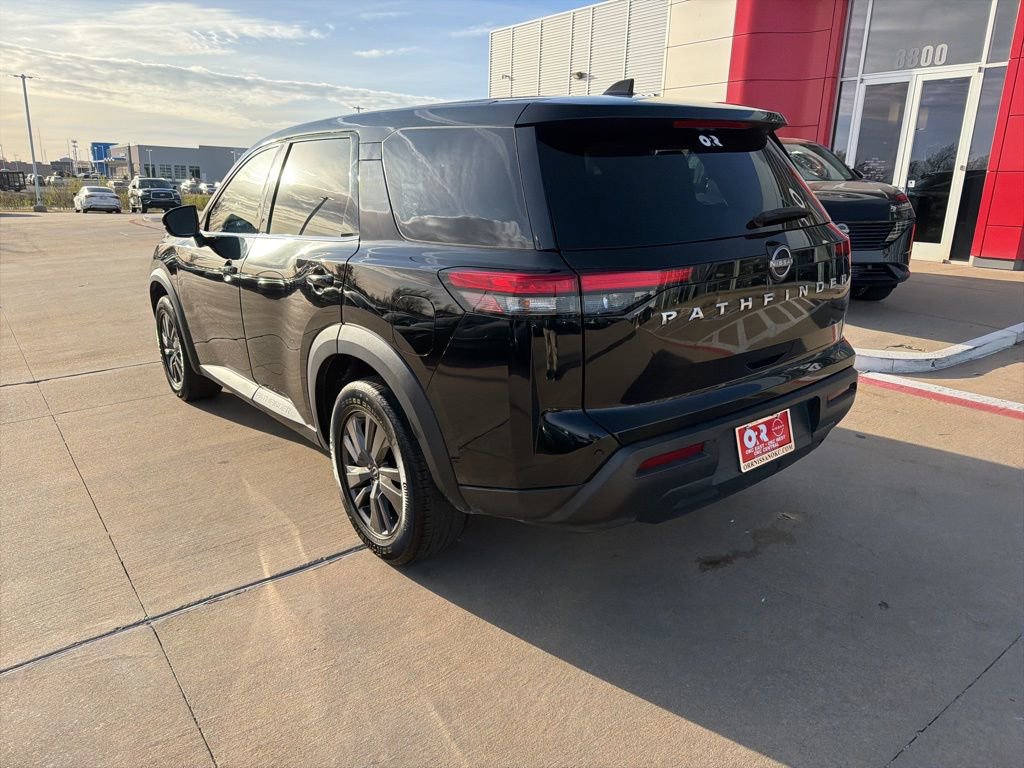 Used 2022 Nissan Pathfinder S image 3