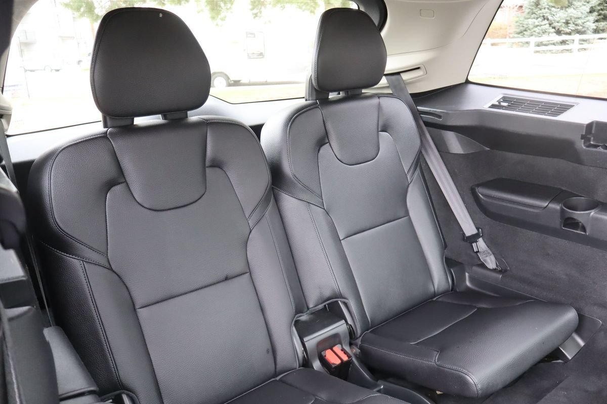 Used 2018 Volvo XC90 T6 Momentum w/ Convenience Package AWD/4WD image 22