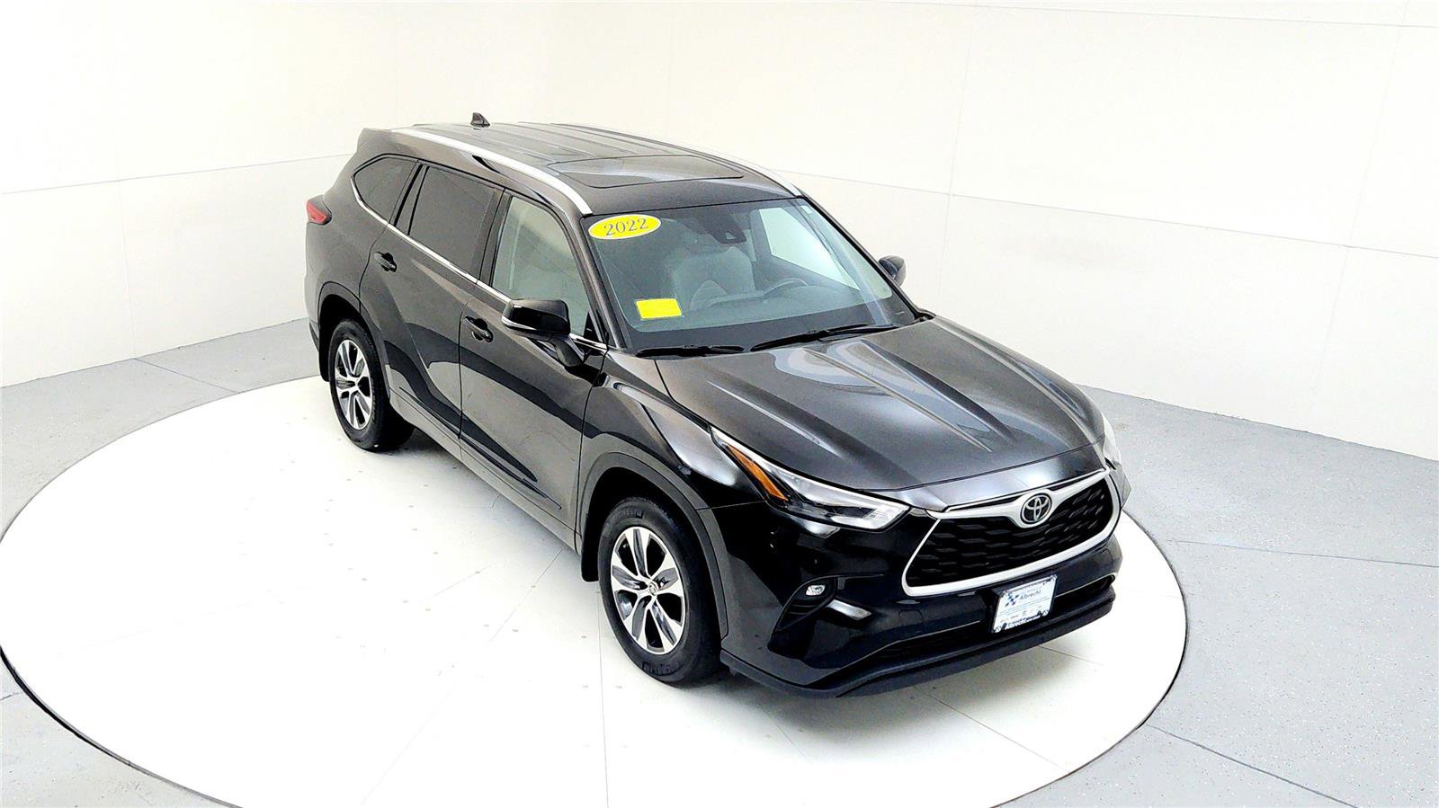 Certified 2022 Toyota Highlander XLE image 13