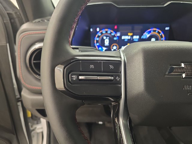 Used 2024 Chevrolet Colorado Z71 w/ Z71 Convenience Package 2 AWD/4WD image 33