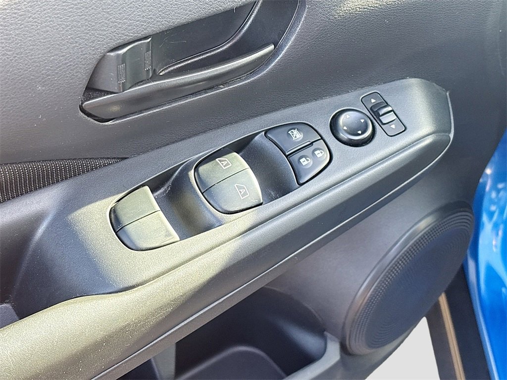 Used 2022 Nissan Kicks S image 17