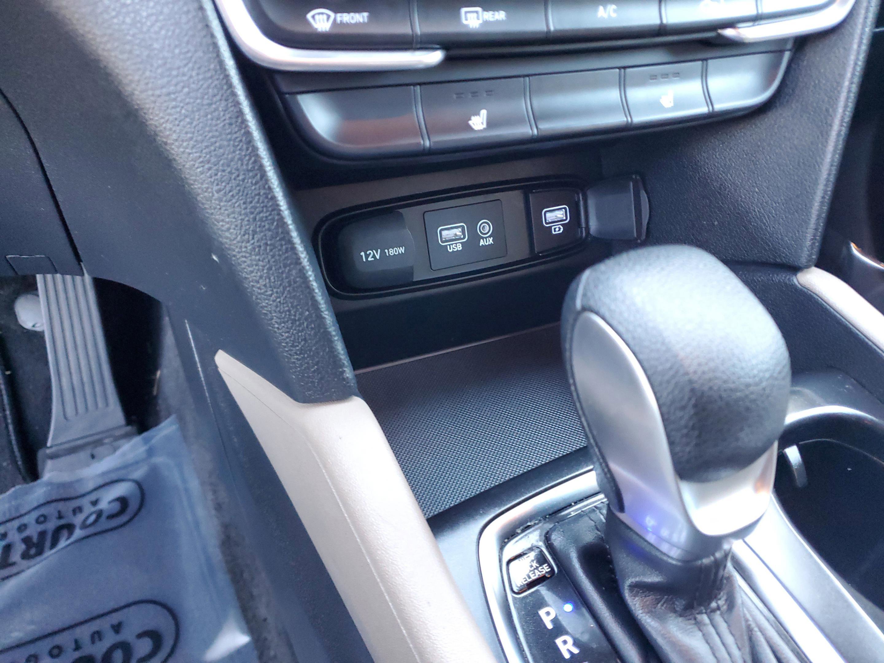 Used 2019 Hyundai Santa Fe SEL image 25