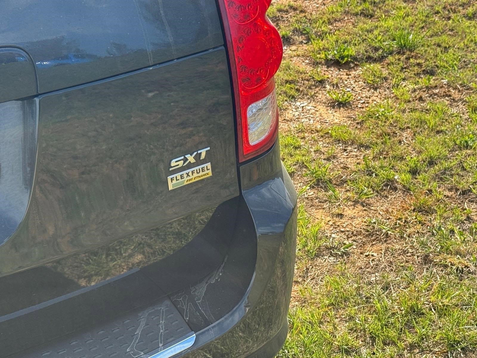 Used 2019 Dodge Grand Caravan SXT image 17