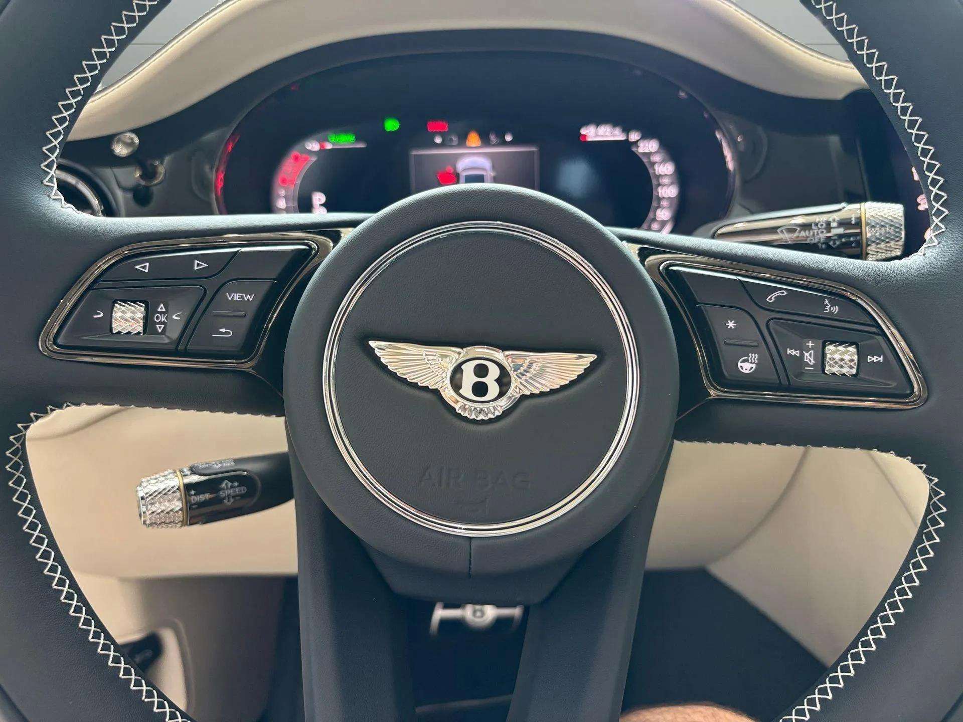 New 2025 Bentley Flying Spur Plug-In Hybrid image 45