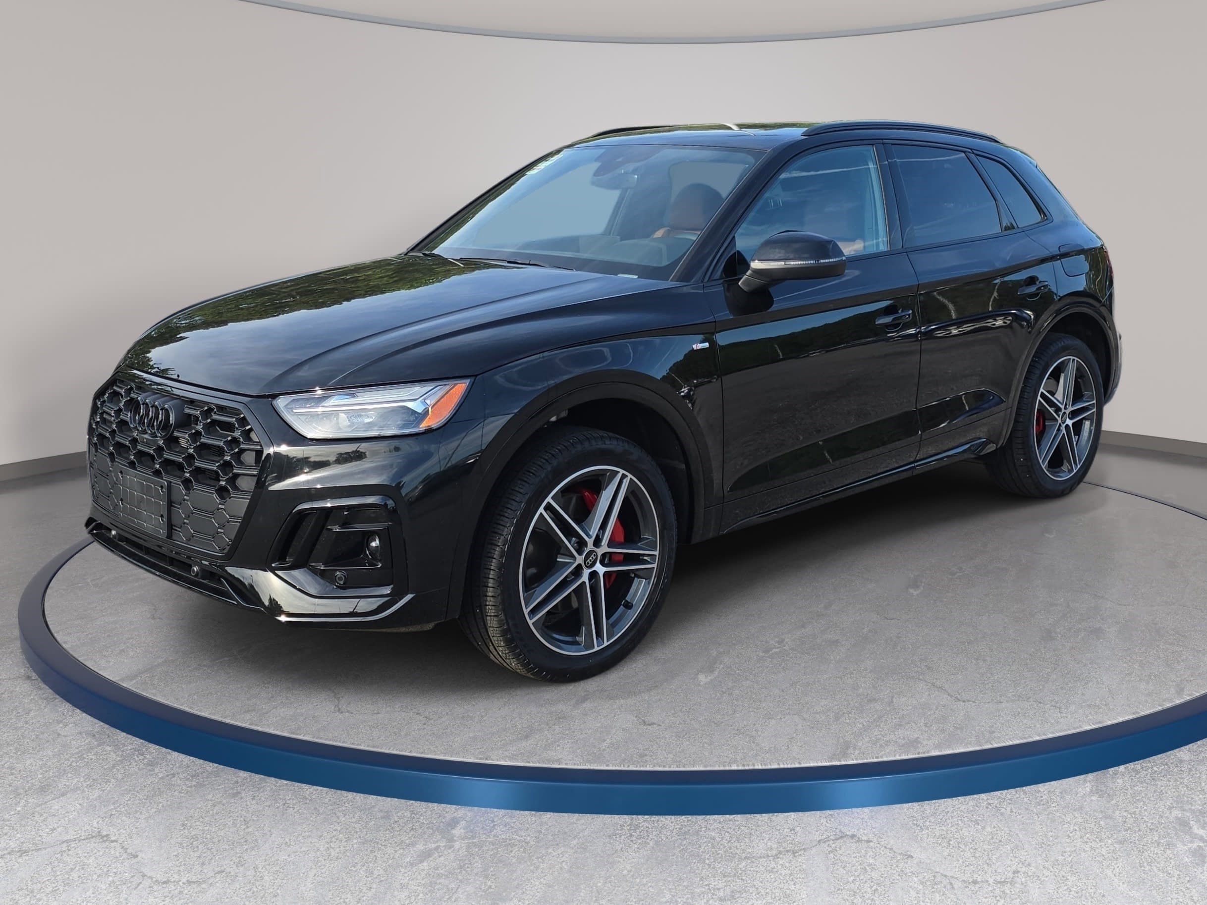 Used 2025 Audi Q5 e Premium Plus w/ Premium Plus Package image 1