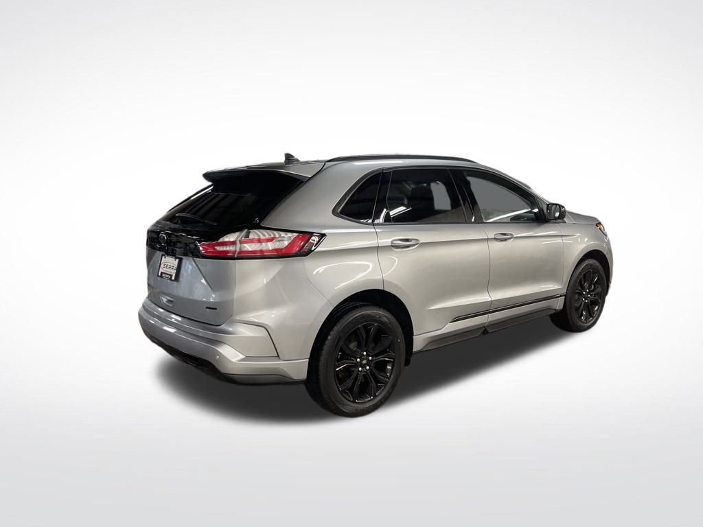 Used 2022 Ford Edge SE w/ Black Appearance Package image 5