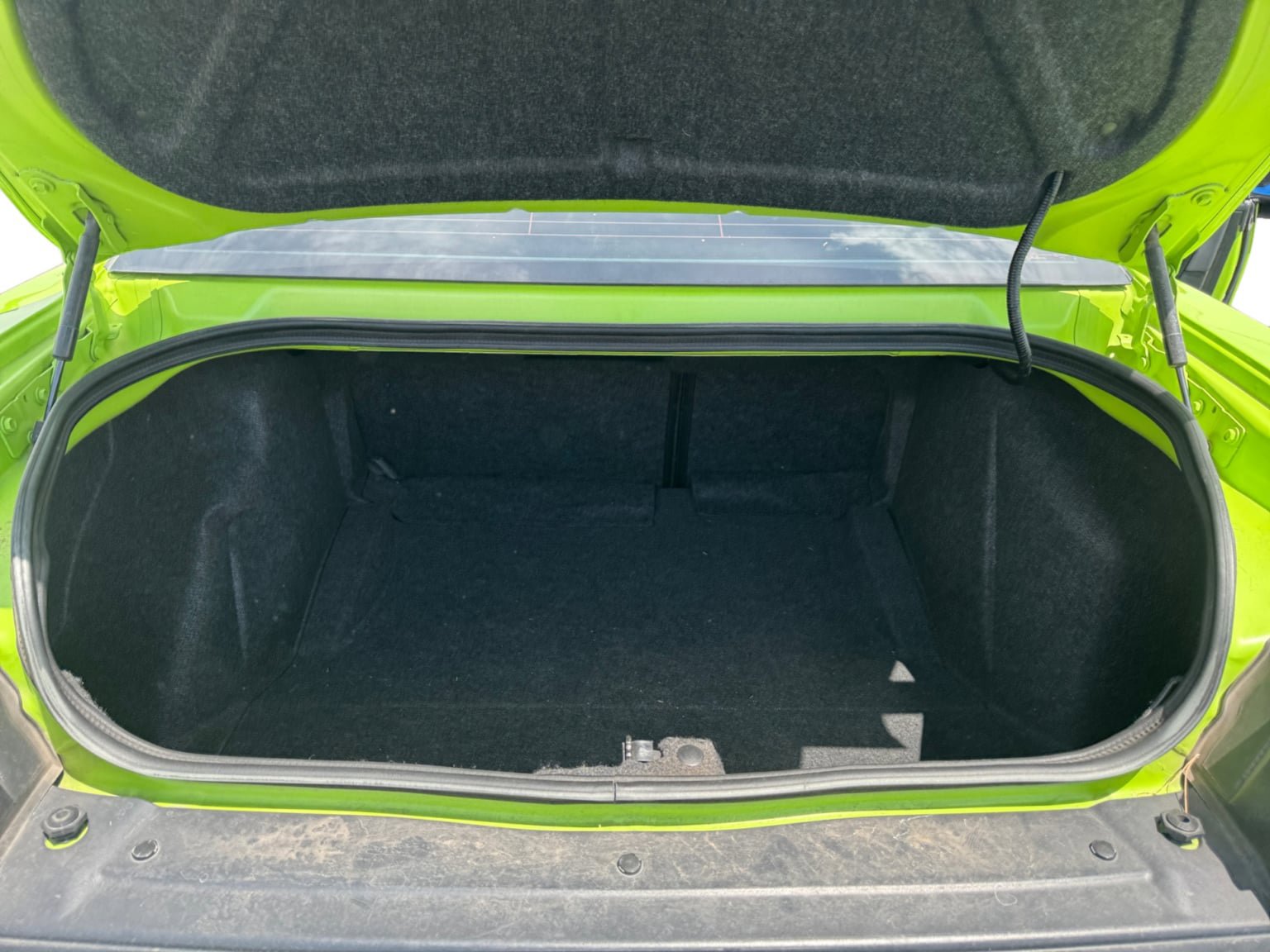 Used 2015 Dodge Challenger R/T Scat Pack w/ Scat Pack Appearance Package RWD image 18