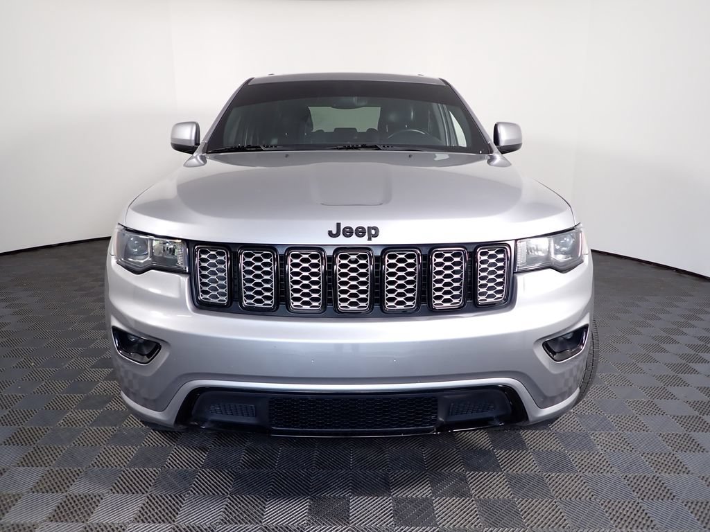 Used 2019 Jeep Grand Cherokee Altitude AWD/4WD image 9